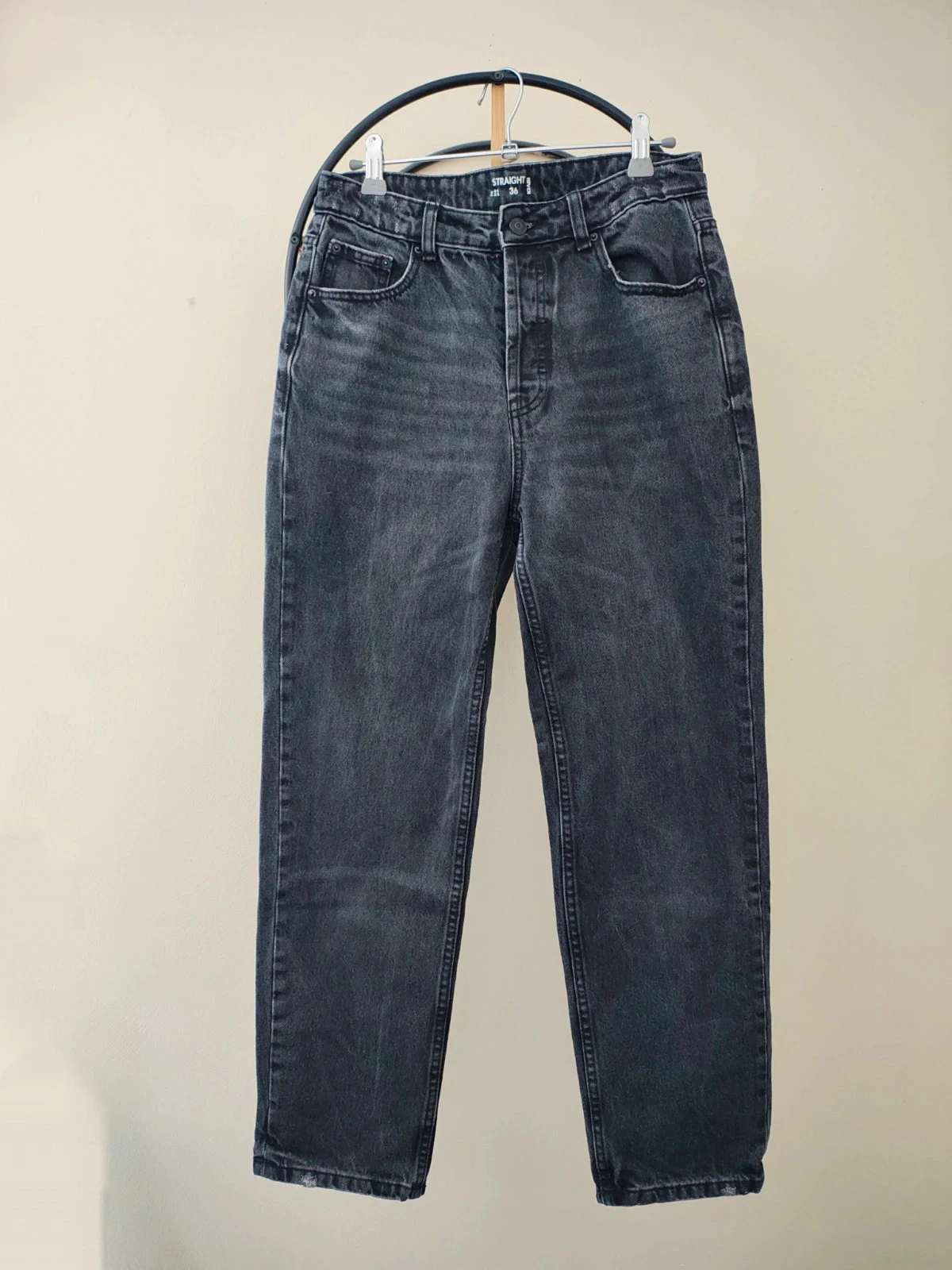 Taille 36 S pantalon jean straight noir / gris foncé Kiabi